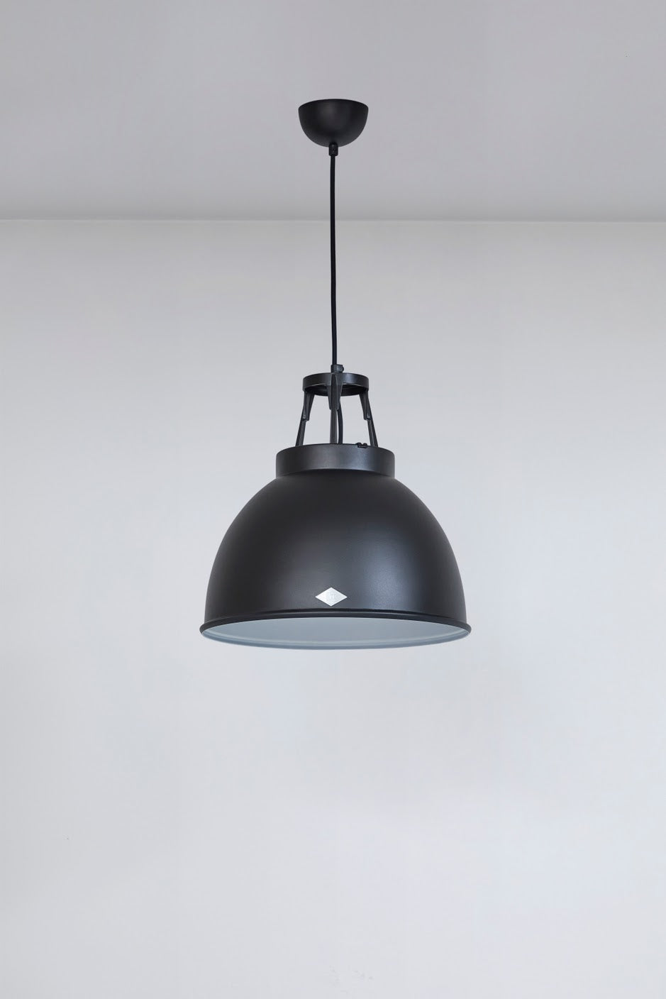 Titan Size 1 Pendant - Black Edition