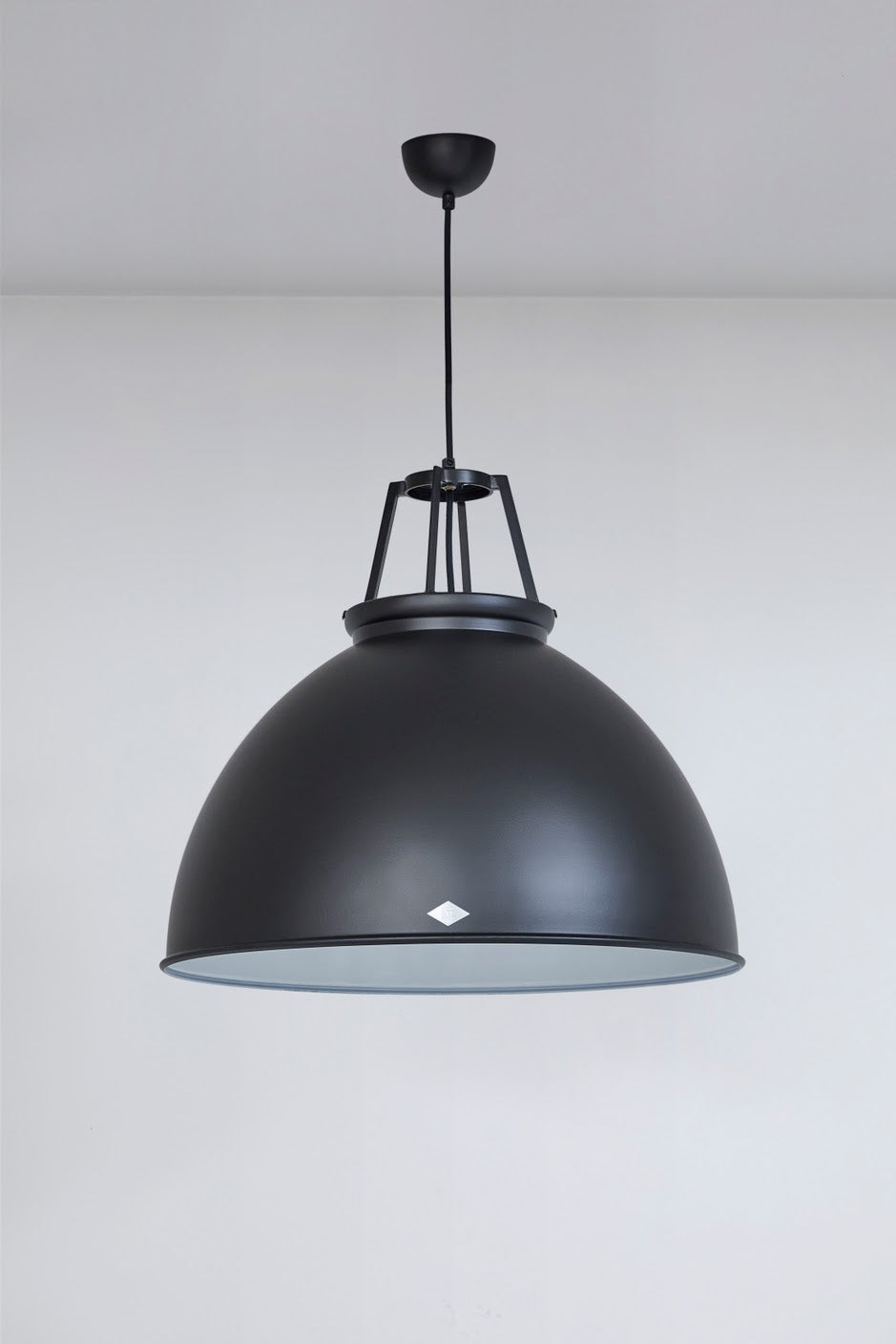 Titan Size 5 Pendant - Black Edition