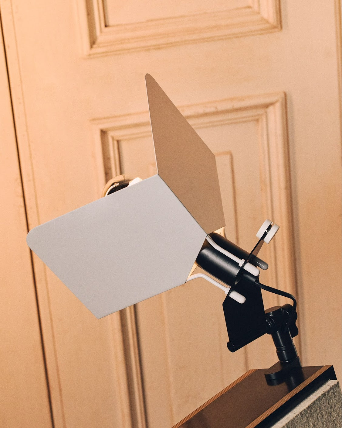 Triedro Wall light