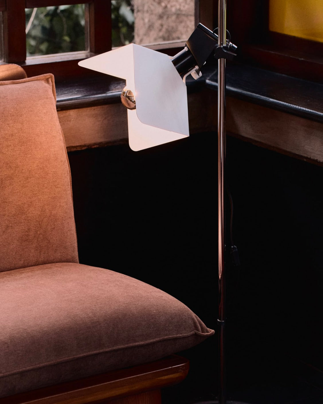Triedro Floor light
