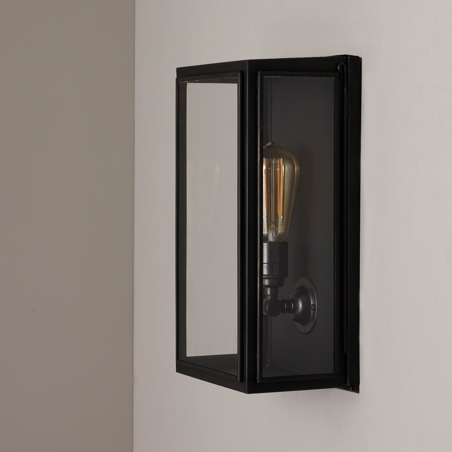 Medium box wall light 7642