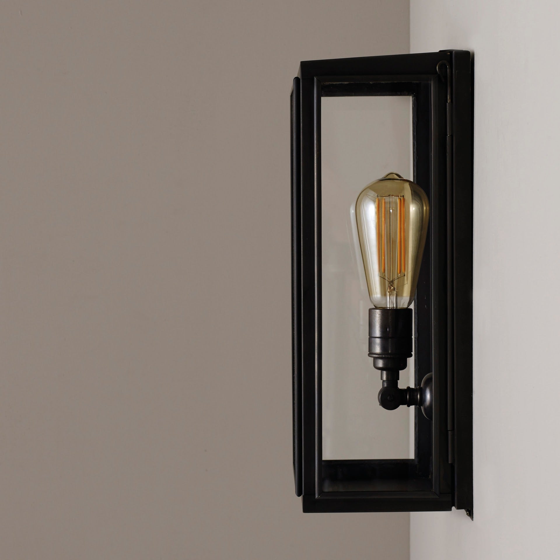 Medium box wall light 7642