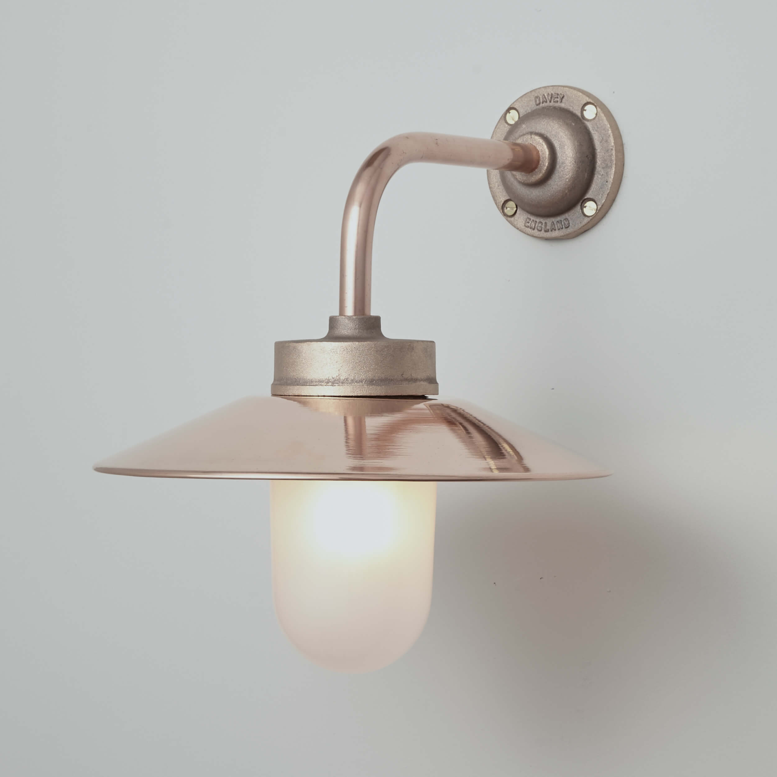 Exterior bracket light (round) 7680