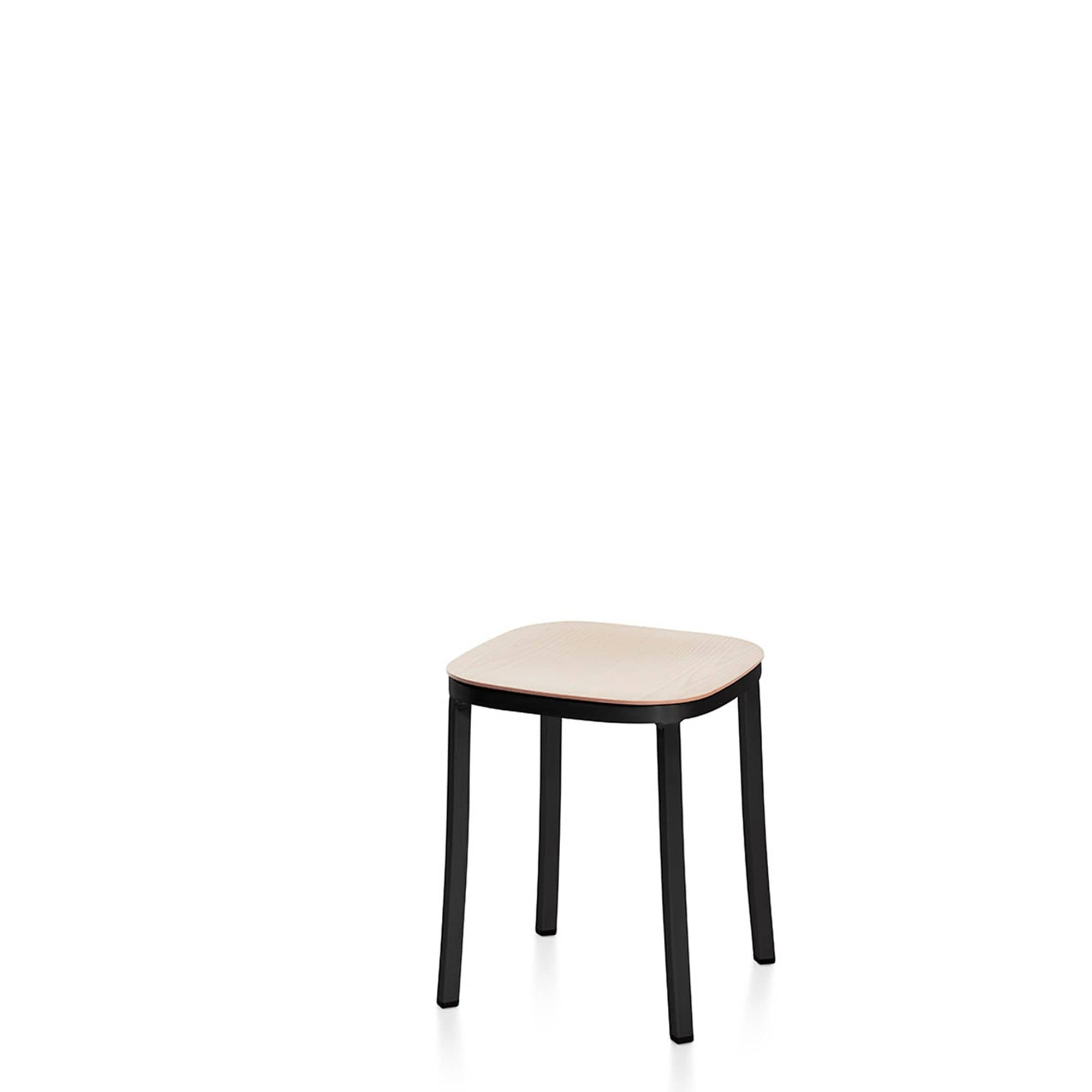 1 Inch small stool, wood seat by Jasper Morrison