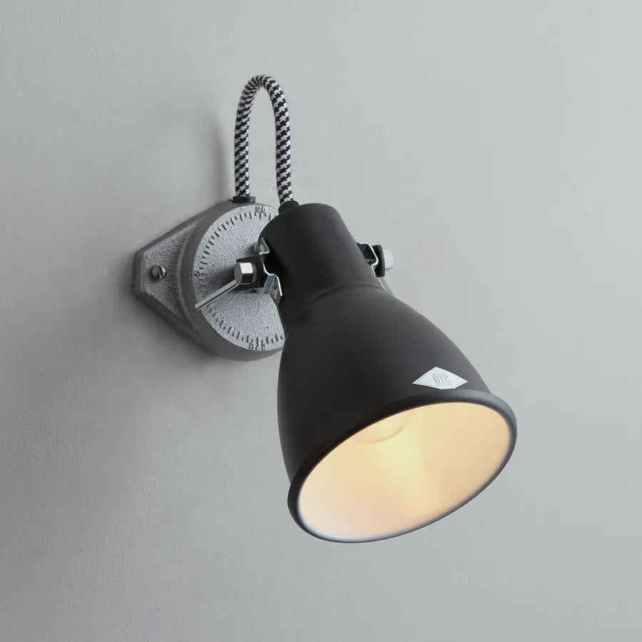 Stirrup 1 single wall light