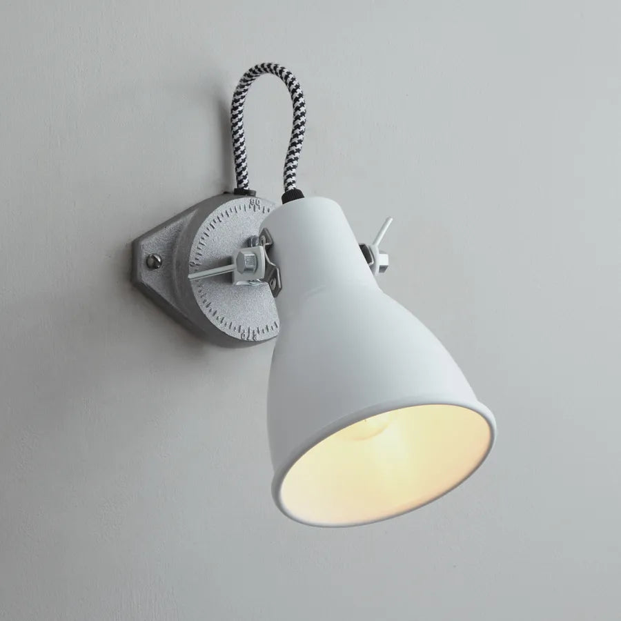 Stirrup 1 single wall light