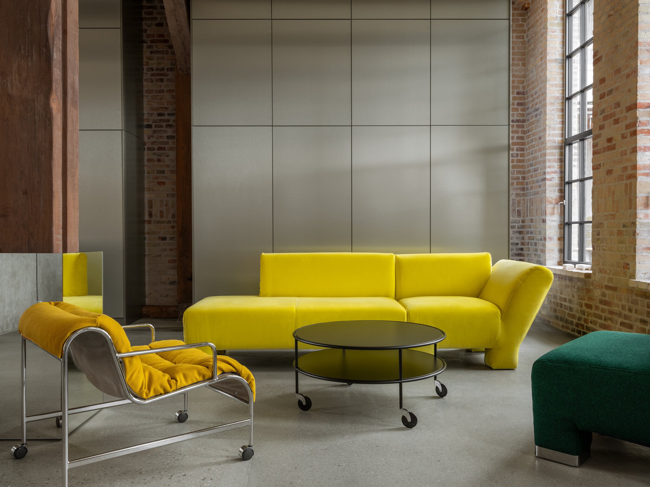 Sunny Easy Chair with Armrests & Casters
