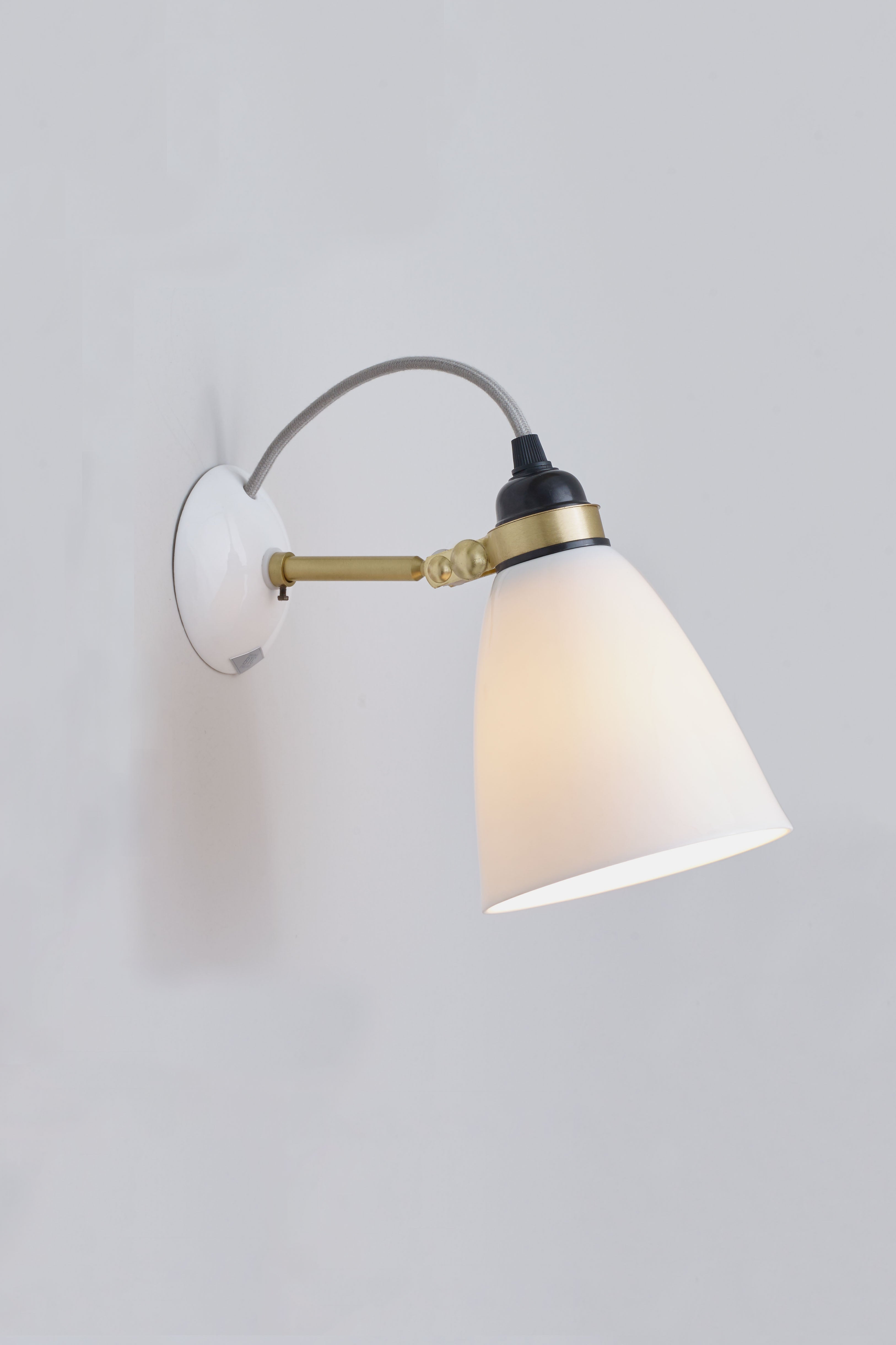 Hector 30 wall light
