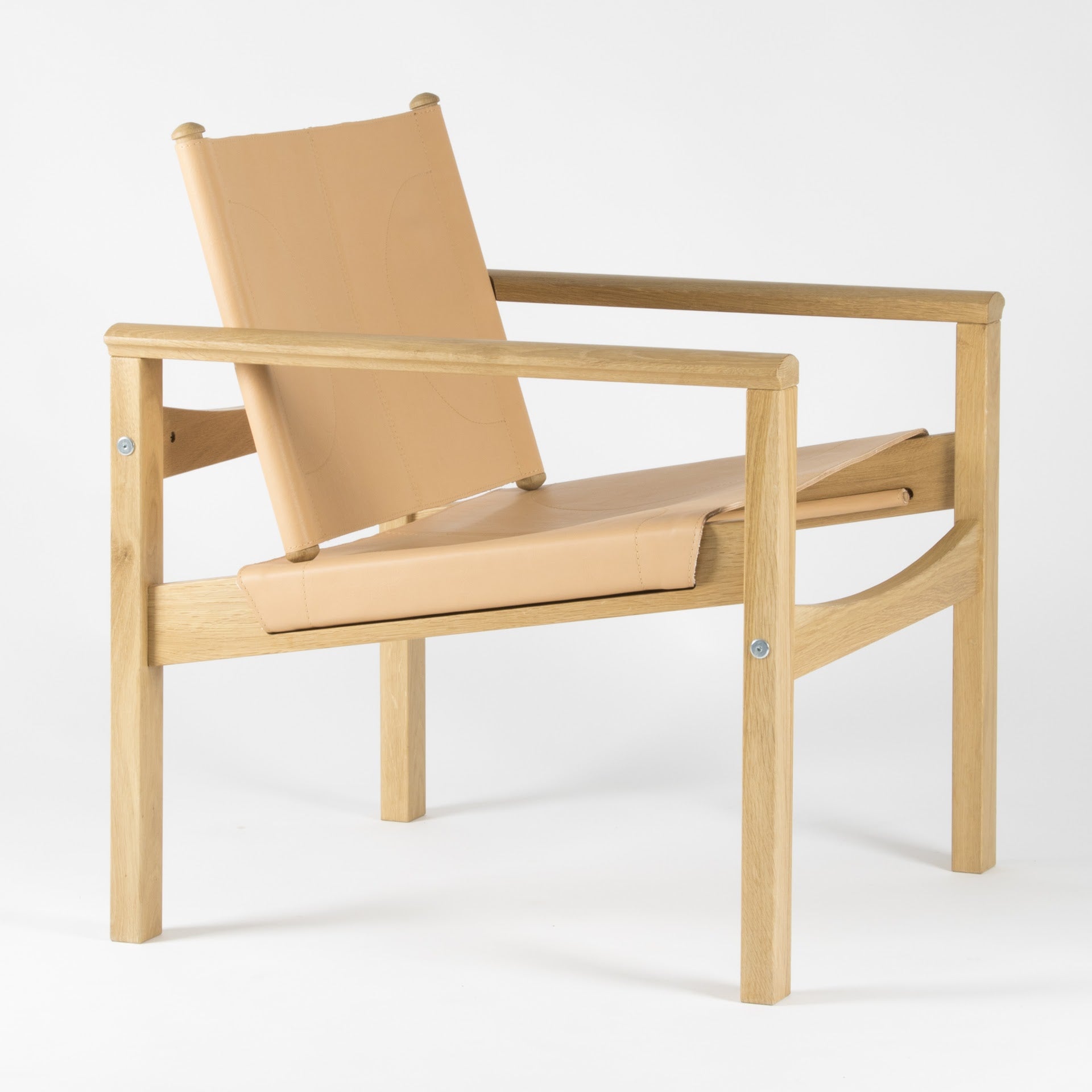 Peglev armchair in leather