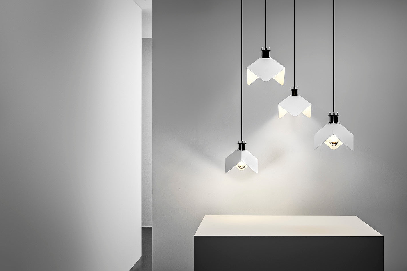 Triedro ceiling lamp