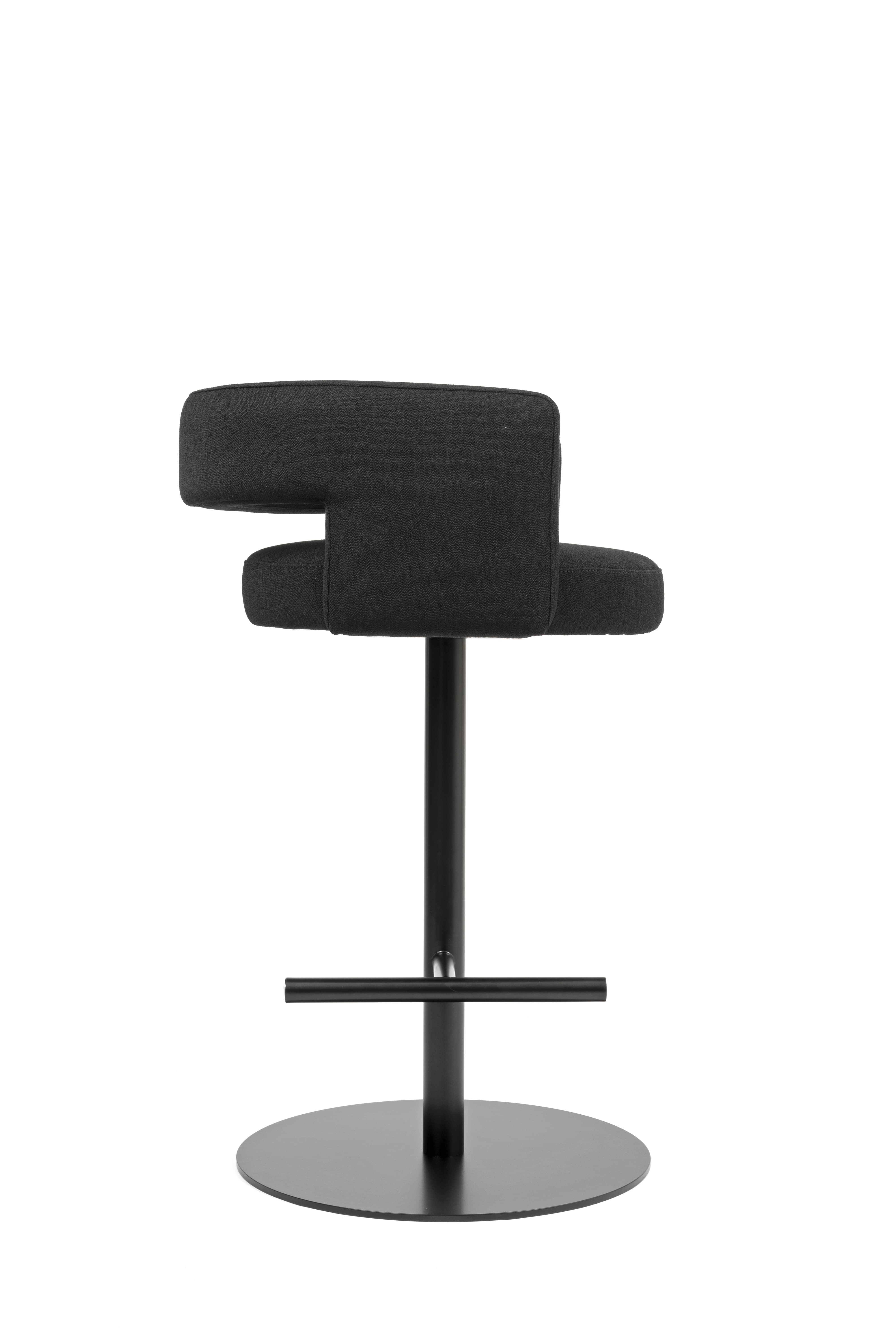 D8P-2 Bar chair