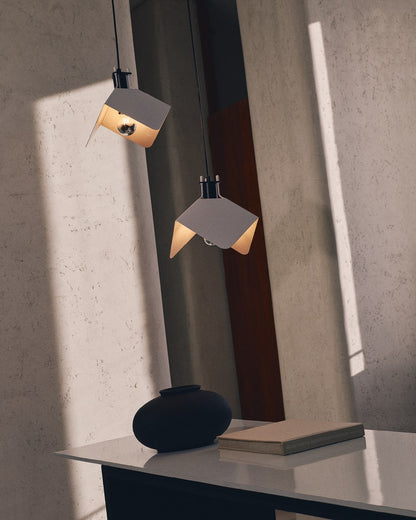 Triedro ceiling lamp