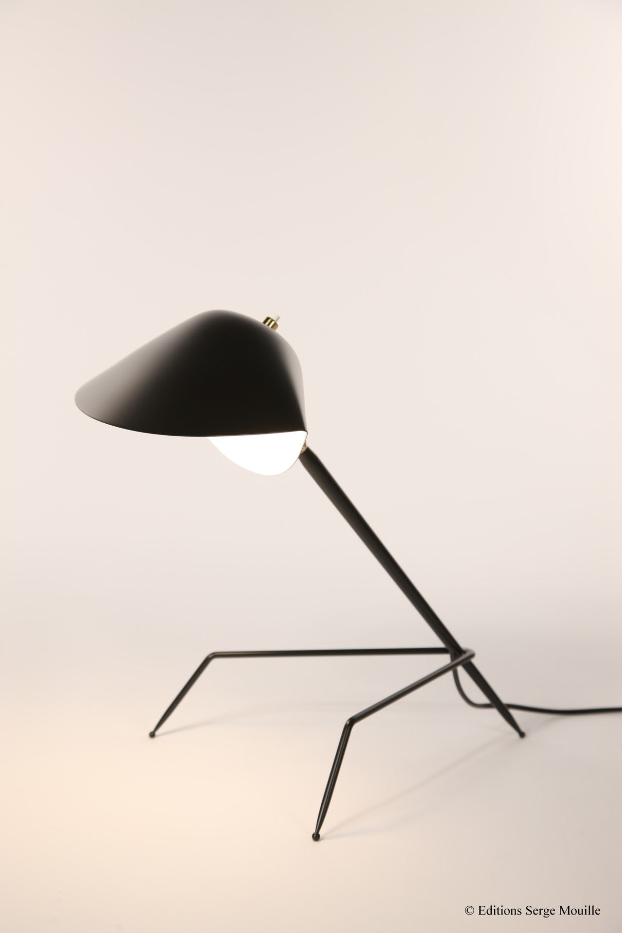 Tripod lamp