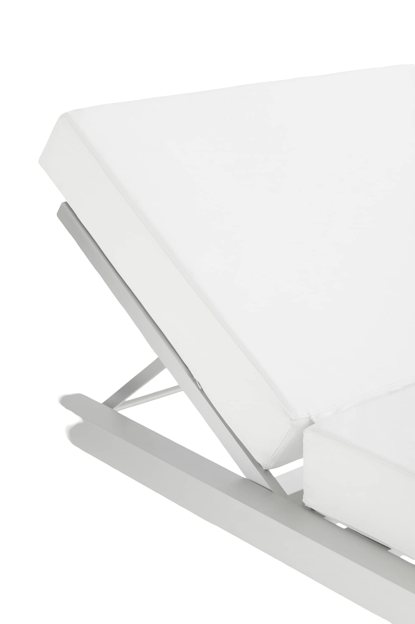 Elevated Daybed Fixed slats