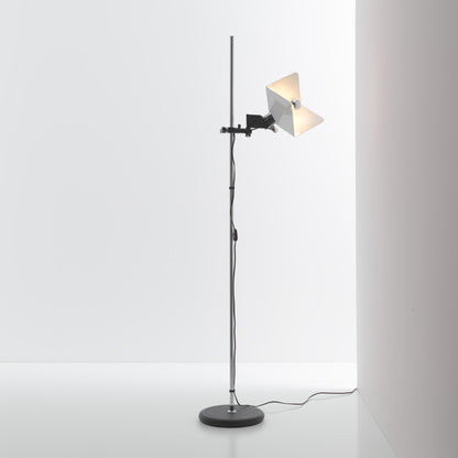 Triedro Floor light